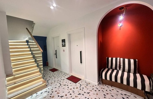 Blloku Apartment | City Centre Penthouse (Outdoor Bathroom + BBQ)