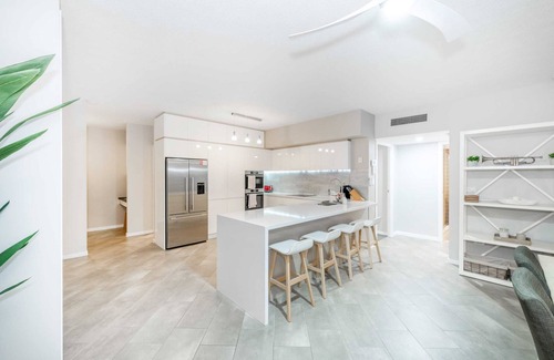 Townsville Apartment | City Centre Retreat at Highpoint Luxury Apartments