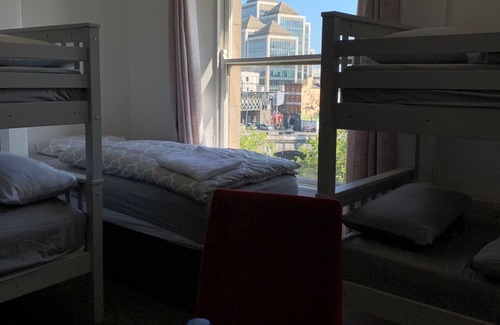 City Centre Dublin Cabin | City Centre Skyline - Private Room with shared bathrooms