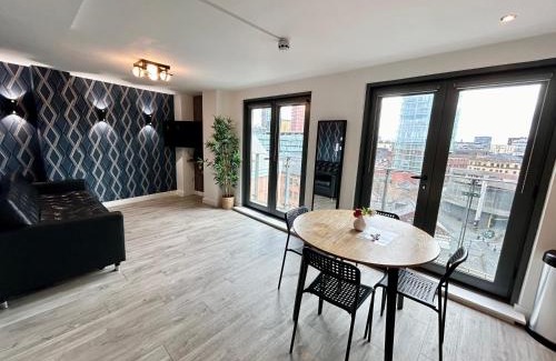 Manchester City Centre Apartment | City centre, Top floor apartment, Two balconies