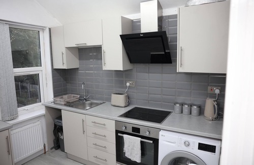 Acocks Green Apartment | City Chic Retreat in Birmingham