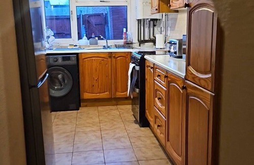 Birmingham House | City Classic- Remarkable 3-Bed House in Birmingham