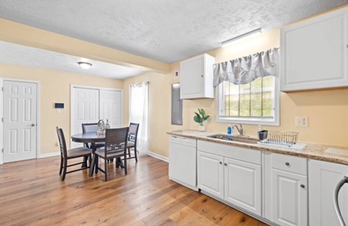 Atlanta House | City Convenience Meets Comfort