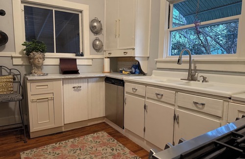 LaFayette House | City Cottage on Main St in North Georgia