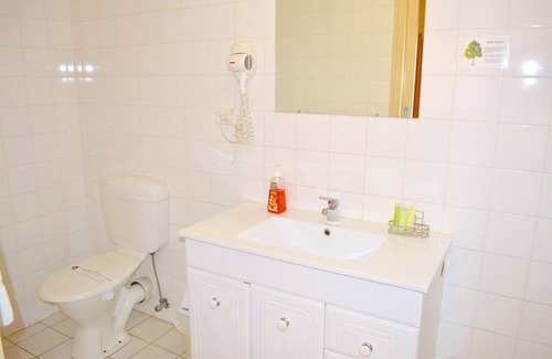 Abbotsford Hotel | City East Motel