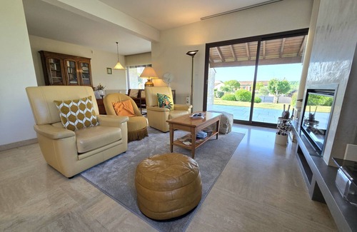 L'Isle-d'Espagnac House | City Escape: House with Private Pool