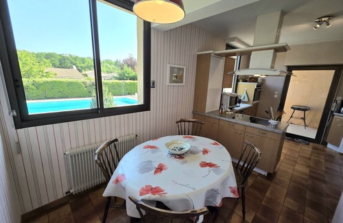 L'Isle-d'Espagnac House | City Escape: House with Private Pool