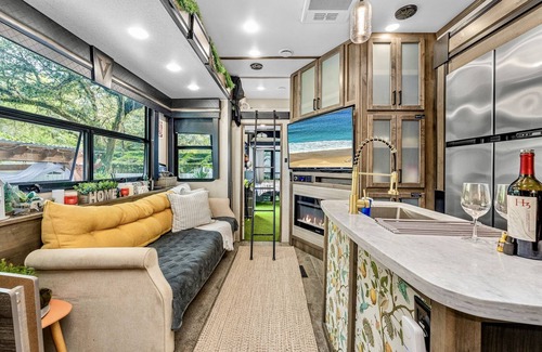 Bearss Plaza House | City Escape: Relaxing Campsite with Wi-Fi, Hot Tub, and Outdoor Bliss