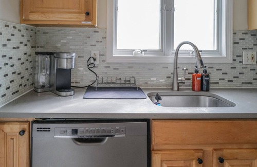 Greenville Apartment | City Explorer- simple check in 12ppl with 2 king beds