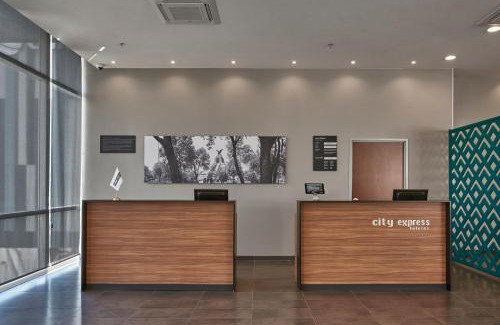Azcapotzalco Hotel | City Express by Marriott La Raza