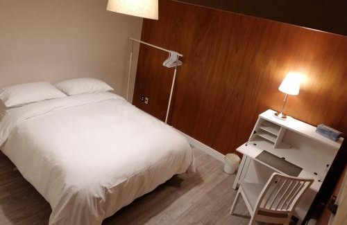 Upper Lonsdale Bed & Breakfast | City Gardens Suites B&B