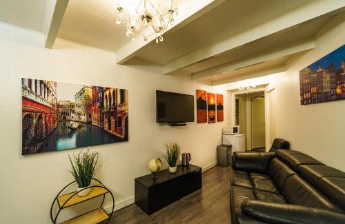 Burgwallen Nieuwe Zijde Apartment | City Heart Station Amsterdam
