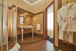 Petropavlivs'ka Borshchahivka Hotel | City Holiday Resort & SPA