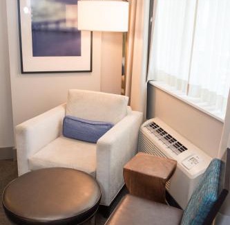 The Point Hotel | City Loft Hotel