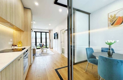 Grey Lynn Condo | City & Ponsonby Center Side 2 BDR Townhouse vs AC