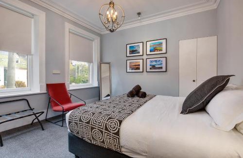 Hobart Central Business District Villa | City Retreat Hobart