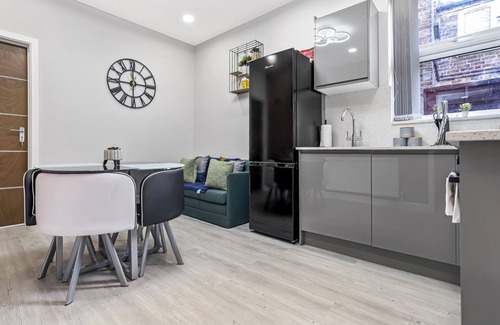 St. Ann's House | City Retreat: Stylish 2-Bed Flat in London