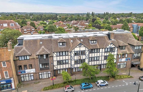 Cheam Apartment | City Service Lets - Cheam Gem: 2-Bed Flat Near London