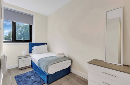 Cheam Apartment | City Service Lets - Cheam Gem: 2-Bed Flat Near London