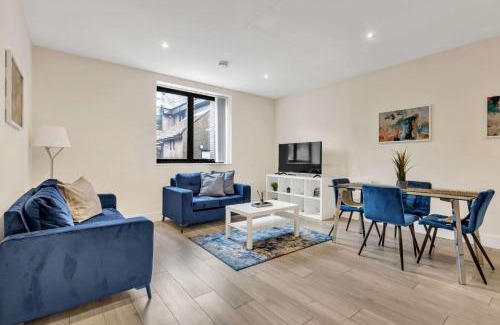 Sutton Apartment | City Service Lets - New London Village 2-bed Excellent transport links with free parking