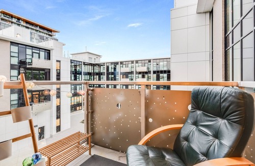Downtown Victoria Condo | City Side Near Cook Street Village