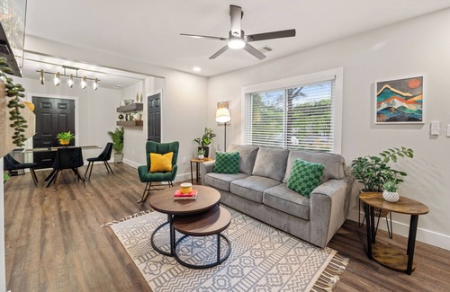 Atlanta House | City sleek meets farmhouse chic!