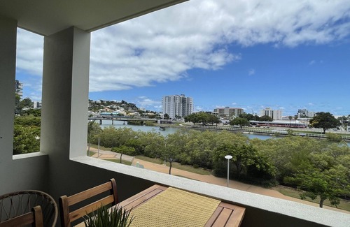 Townsville Apartment | City Stadium Apartment Riverfront 38