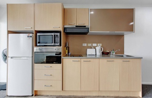 Grafton Apartment | City Verve 2BR Apt with City Views and Wi-Fi
