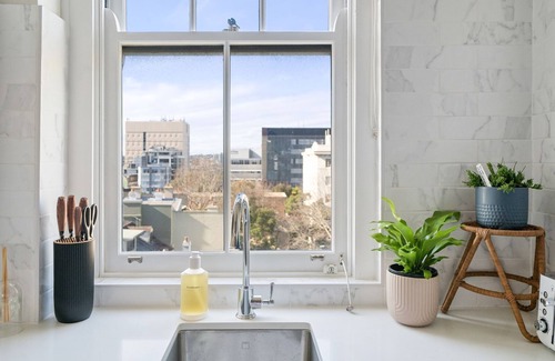 Darlinghurst Apartment | City Vibes in Darlinghurst