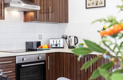 Lancaster Apartment | City View Apartment | FREE Parking | Balcony