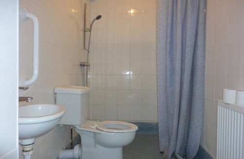Bow Hotel | City View Hotel Roman Road Market