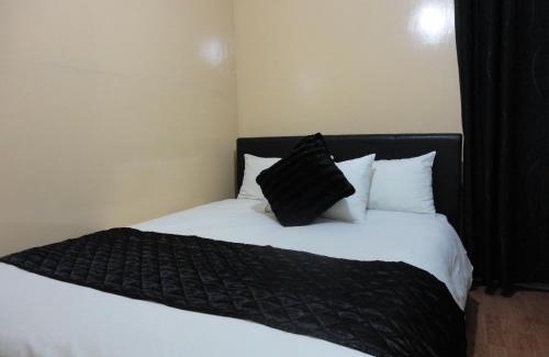 Bow Hotel | City View Hotel - Roman Road Market