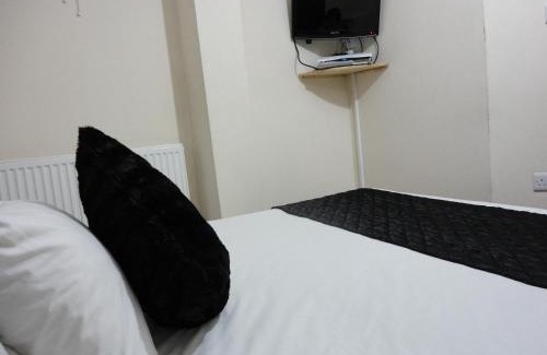 Bow Hotel | City View Hotel - Roman Road Market