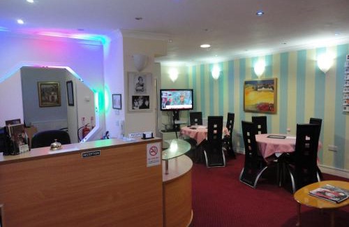 Bow Hotel | City View Hotel - Roman Road Market