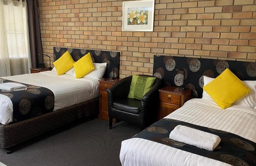 Warwick Hotel | City View Motel