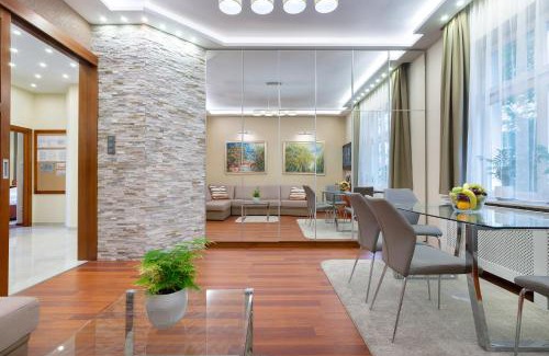 Herminamezo Apartment | CityPark Deluxe Apartment