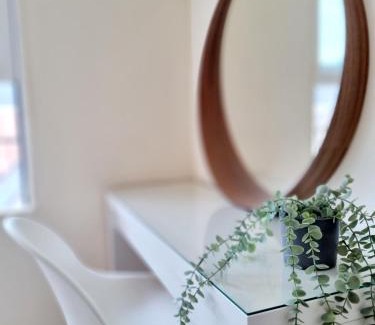 Bournemouth City Centre Apartment | Cityscape Haven: 1 Bedroom Apartment with Terrace and City view