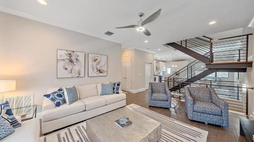Downtown House | Cityscape Retreat