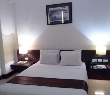 Ermita Hotel | CityState Tower Hotel