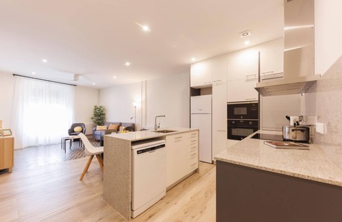 Old Town Apartment | Ciutadans Penthouse - Holiday Apartment in Girona | Bravissimo