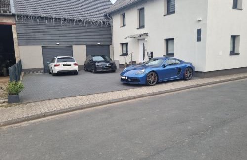 Rodder Apartment | CJS Apartments - Chill or Drive am Nürburgring, Free Parking, WLan, Spacious Rooms, Quiet Location