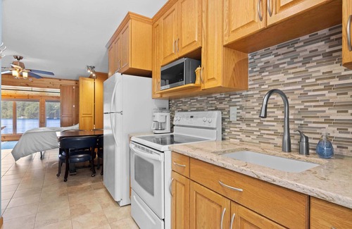 Clam River Apartment | ClamTorchLake Retreat Waterfront