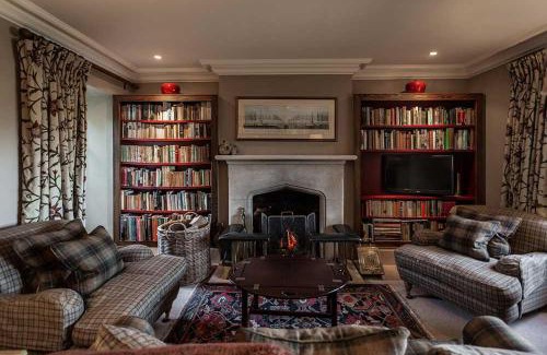 Clapton on the Hill Bed & Breakfast | Clapton Manor