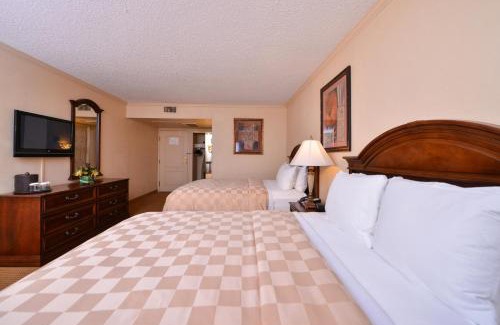 Garden City Hotel | Clarion Inn