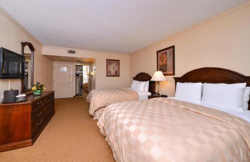 Garden City Hotel | Clarion Inn