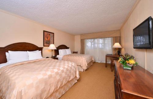 Garden City Hotel | Clarion Inn