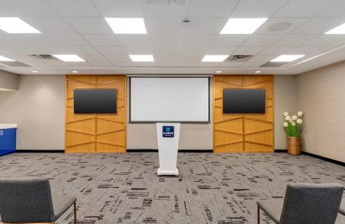Kenora Hotel | Clarion Lakeside Inn & Conference Centre