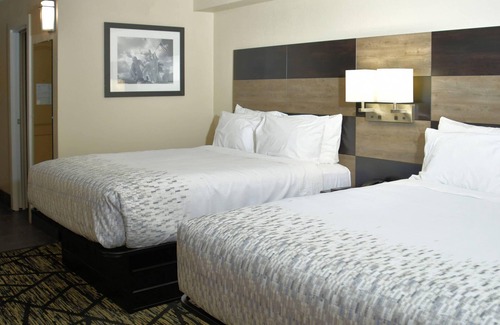 Jacksonville Hotel | Clarion Pointe Jacksonville near Camp Lejeune
