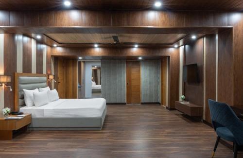 Ghaziabad Hotel | Clark Inn Express Rajnagar