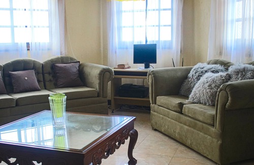 Reading House | Clarridge View Villa